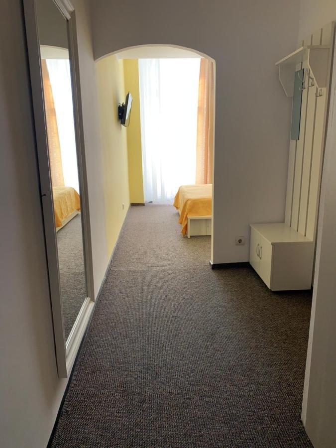 Hotel Rares Botoșani Bagian luar foto