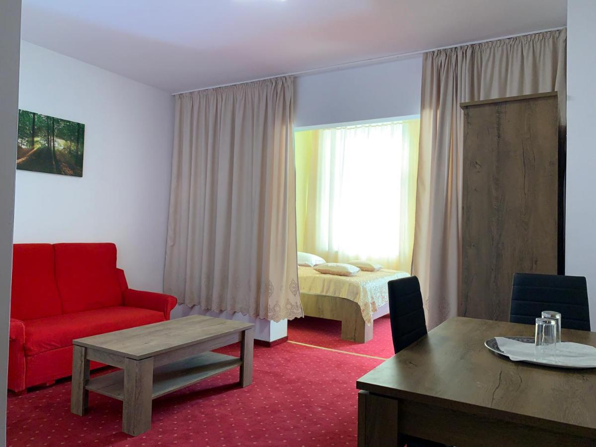 Hotel Rares Botoșani Bagian luar foto